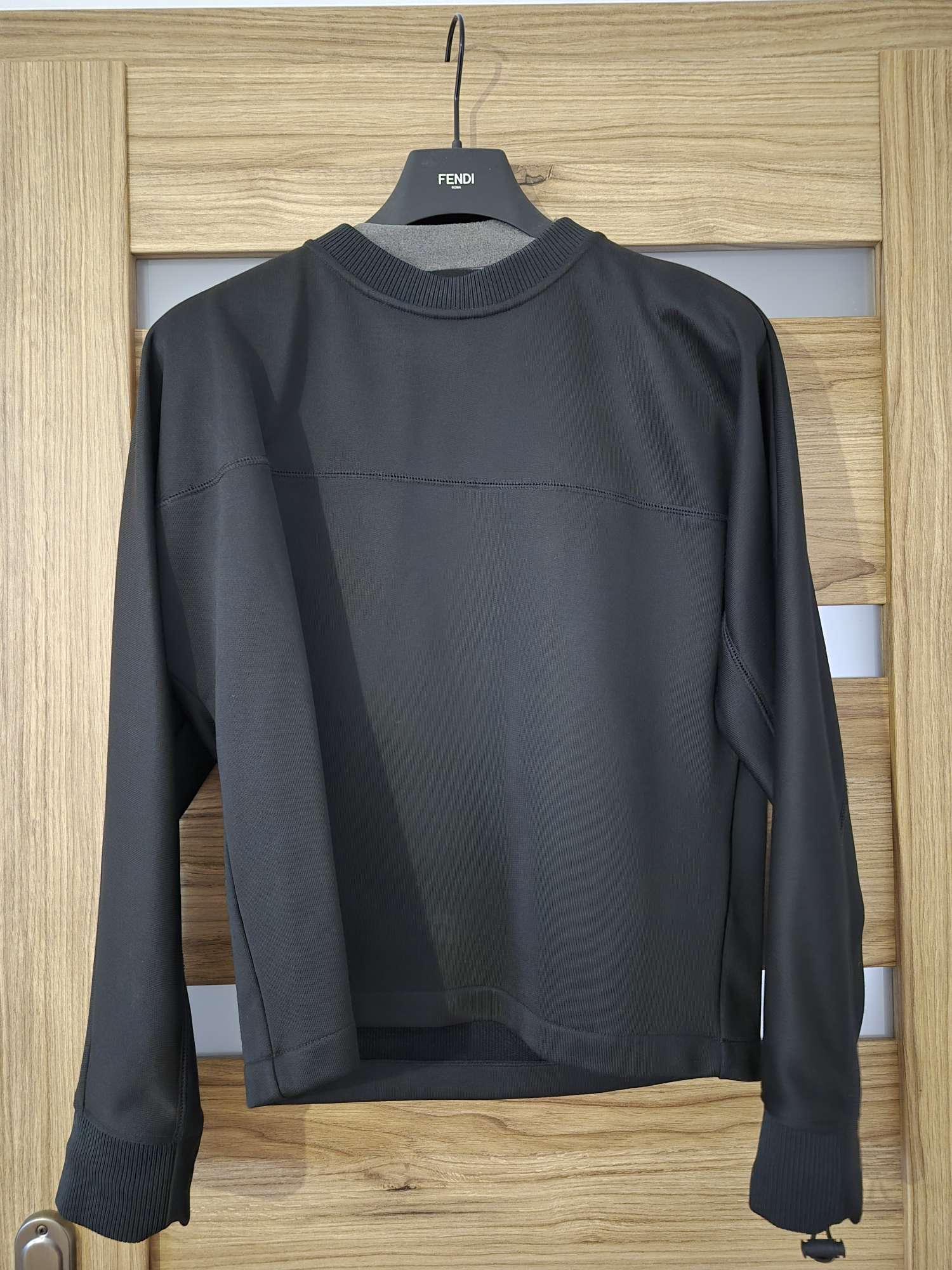 FENDI Roma – Prémiová štruktúrovaná mikina / luxusný top