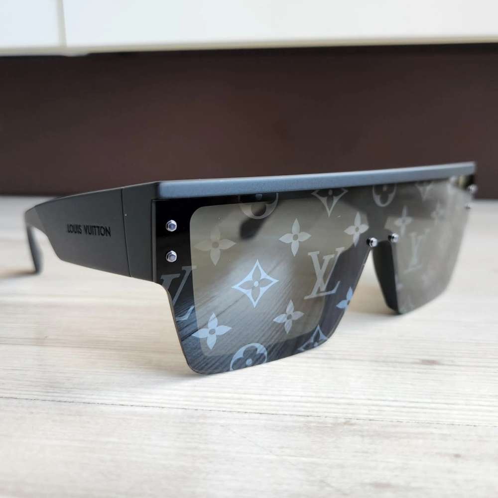 Louis Vuitton Waimea L