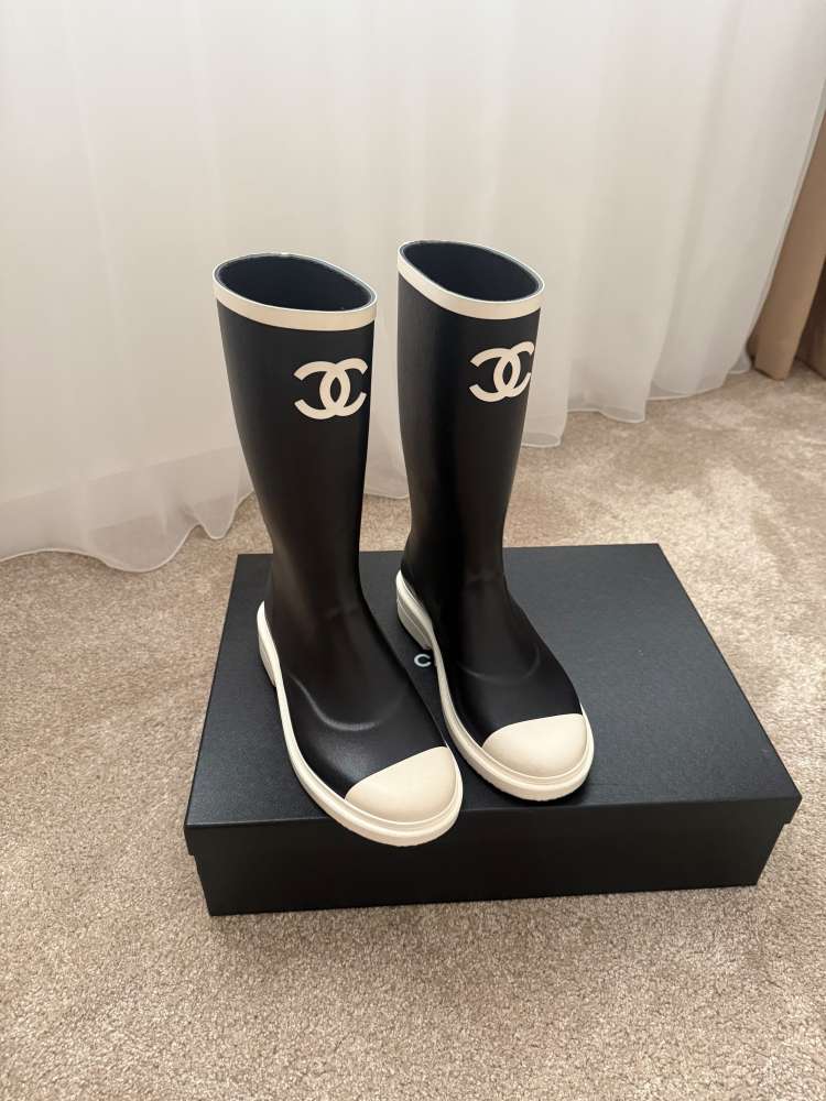 Chanel gumáky