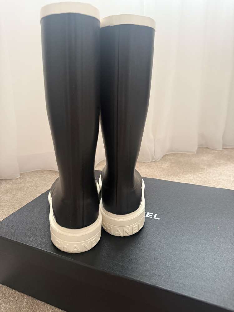 Chanel gumáky