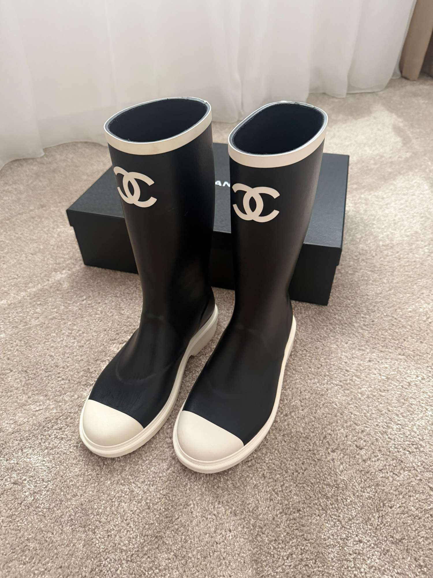 Chanel gumáky