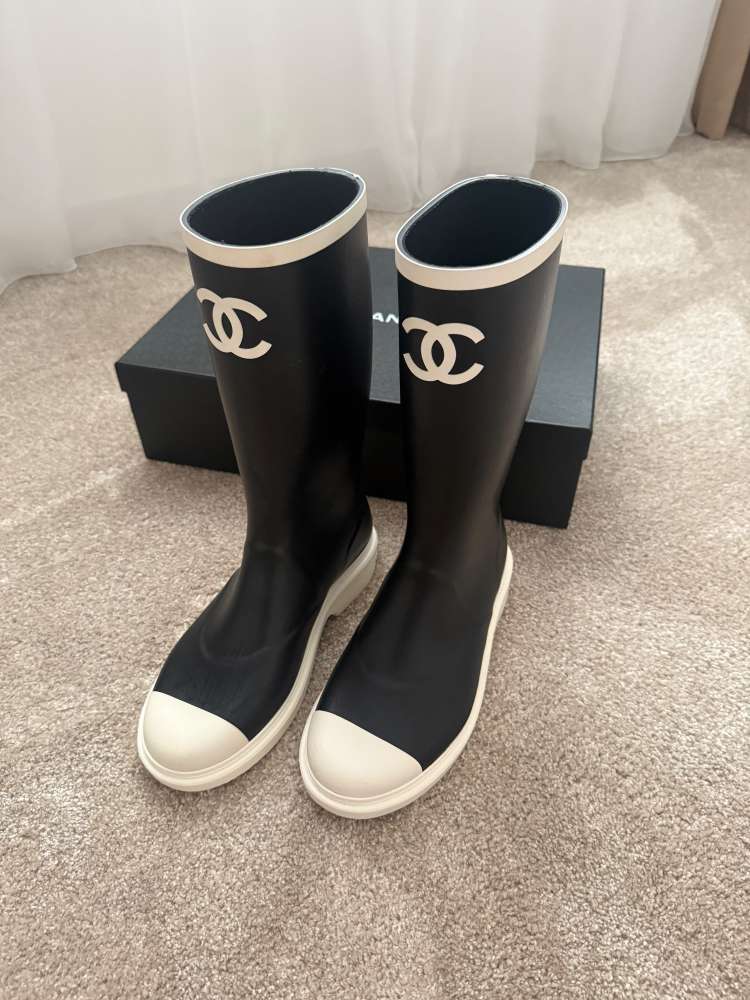 Chanel gumáky
