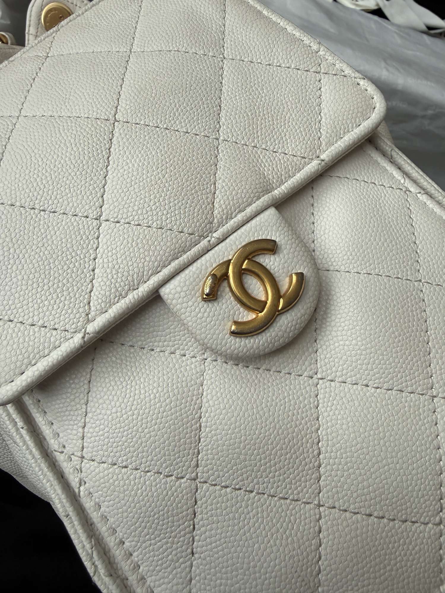Chanel 25 medium