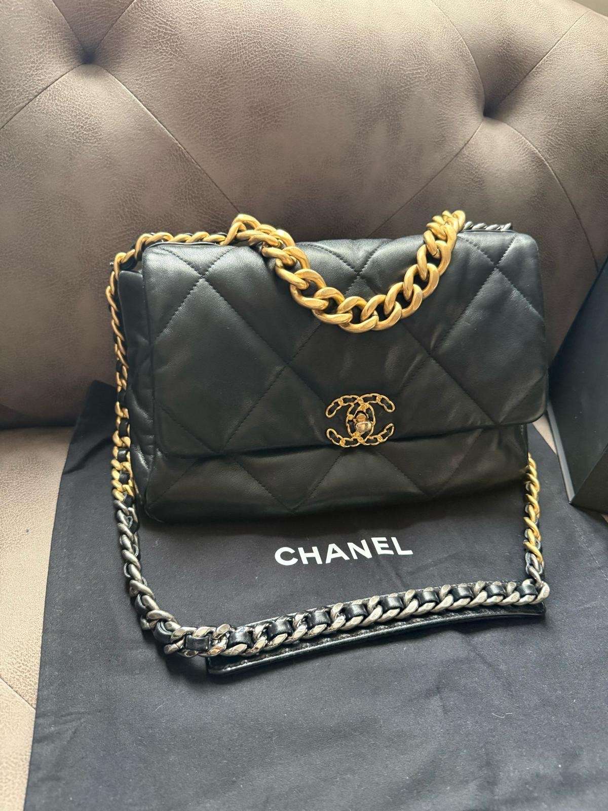 Chanel 19