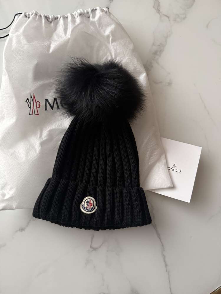 Moncler čiapka