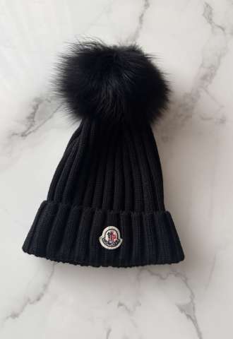 https://vipluxury.sk/Moncler čiapka