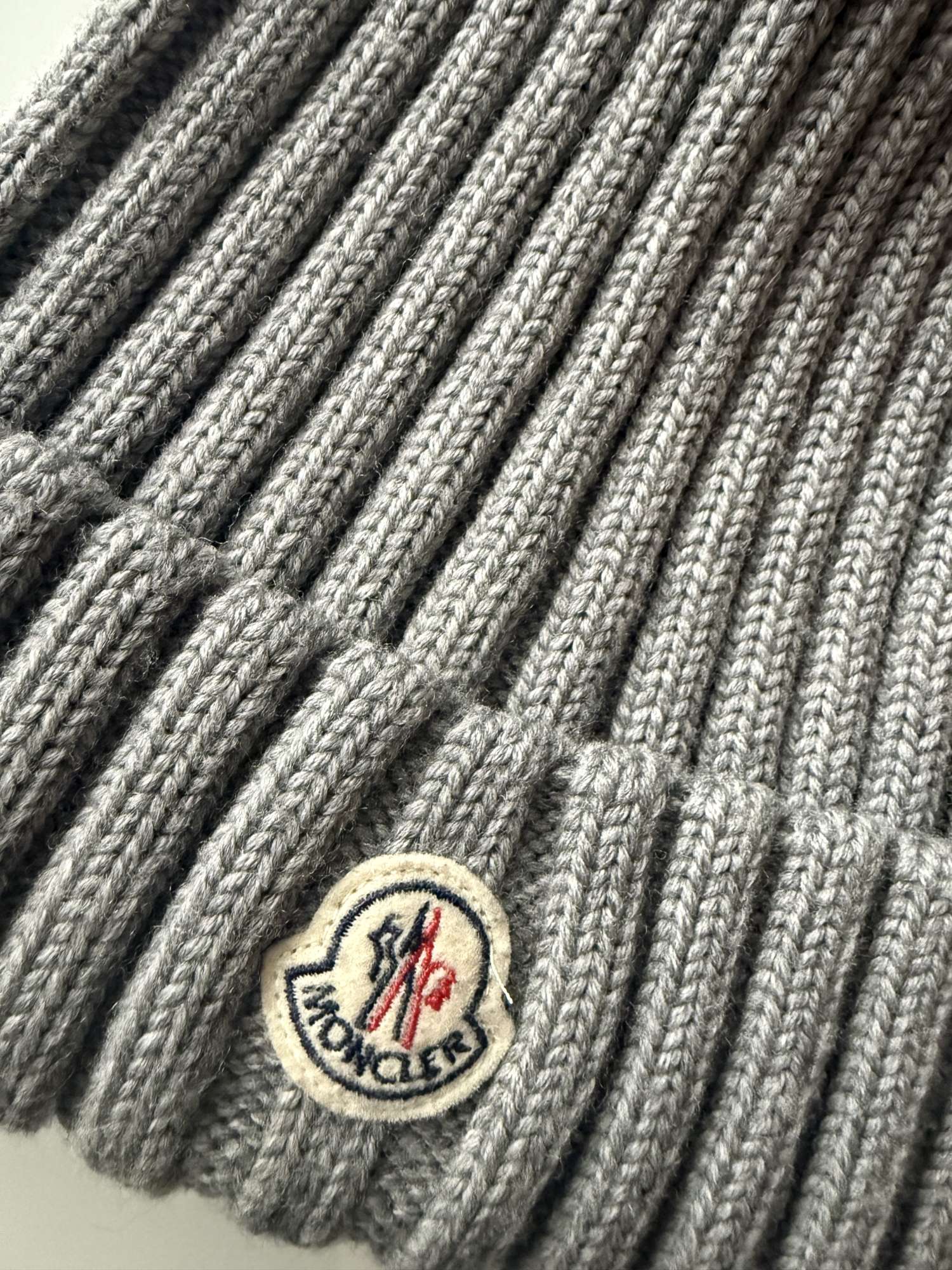 Moncler čiapka