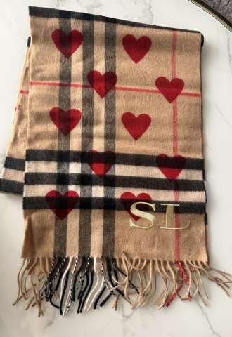 https://vipluxury.sk/Burberry šál