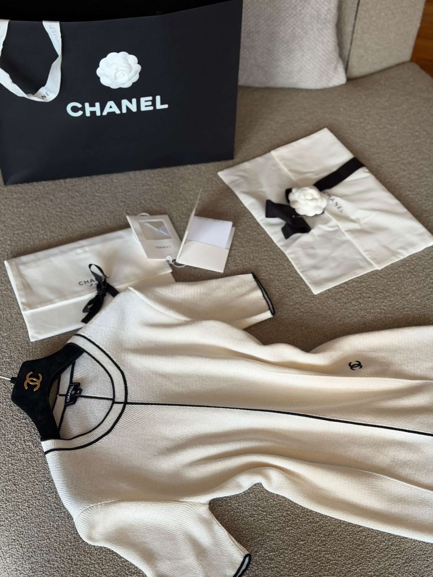 Chanel svetrik