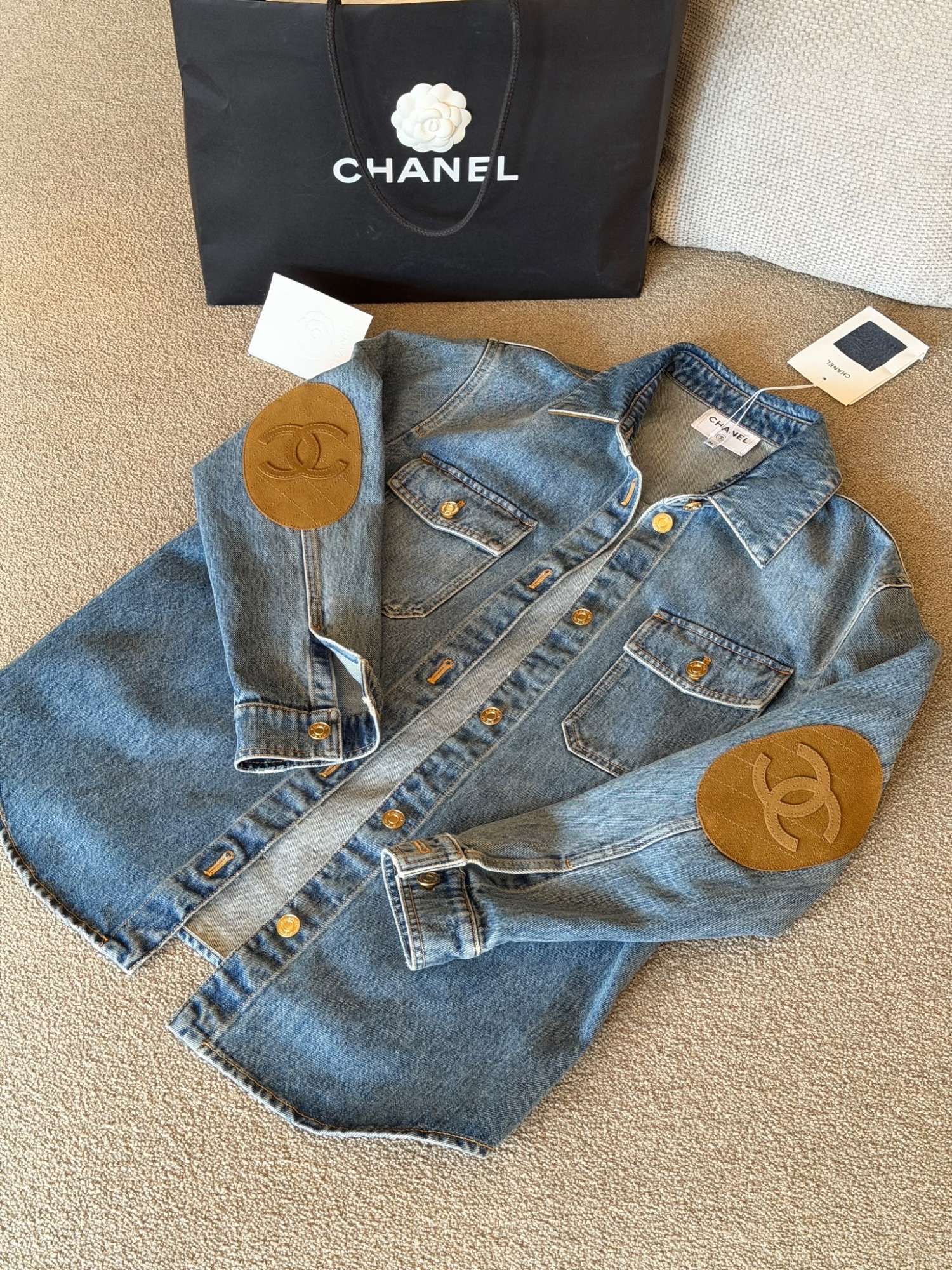 Chanel bunda