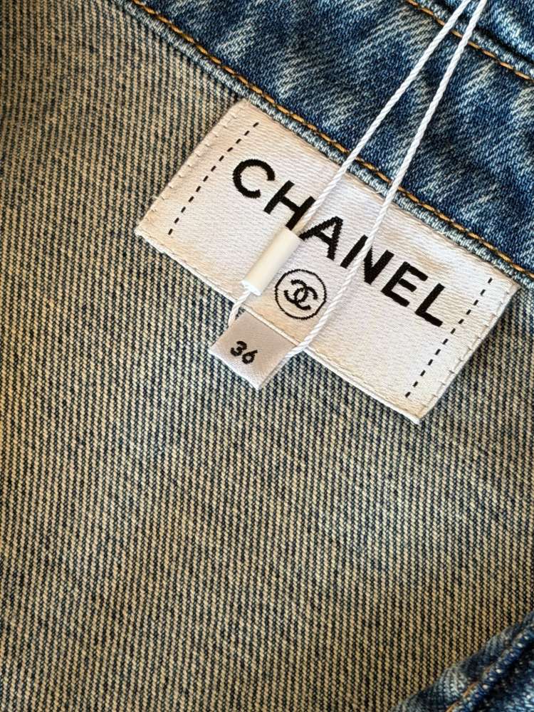 Chanel bunda