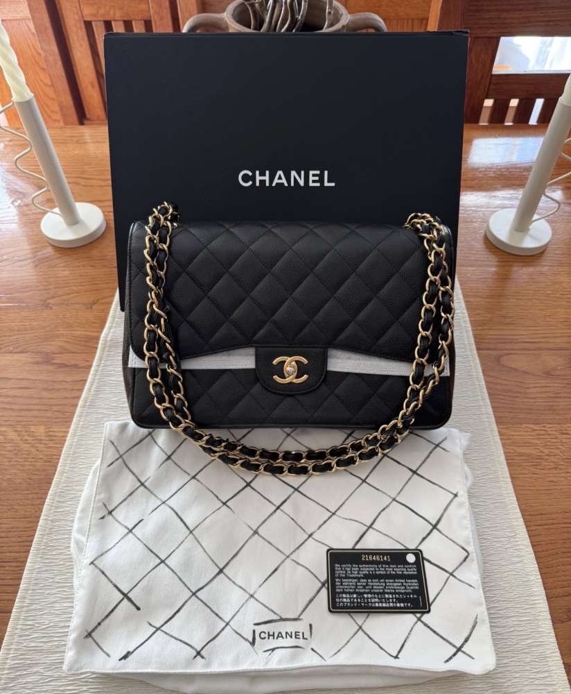 Chanel Jumbo kaviár