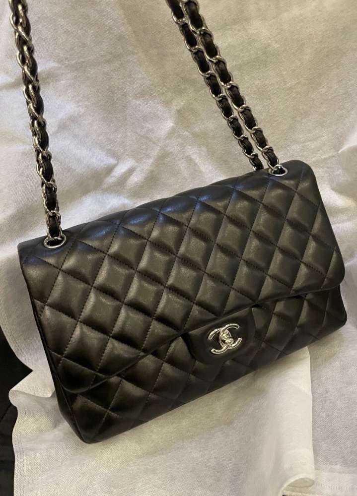 Chanel classic jumbo