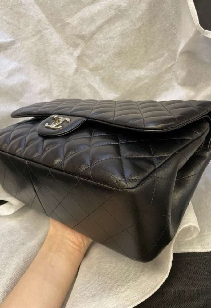 Chanel classic jumbo