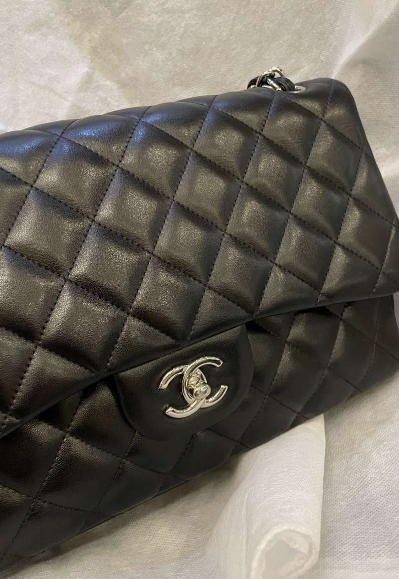 Chanel classic jumbo