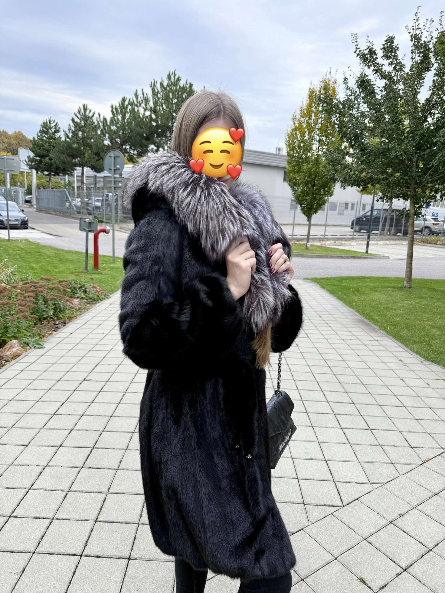 Luxusný pravý norkový kabát / kožuch s kapucňou