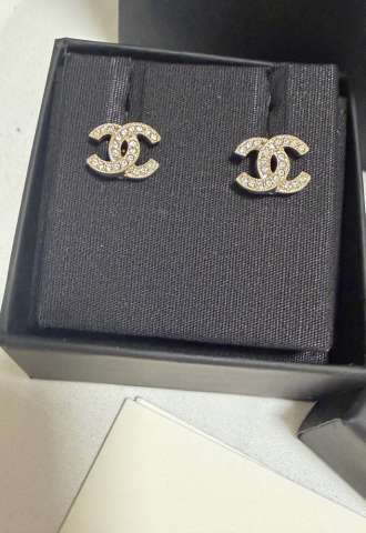 https://vipluxury.sk/Chanel classic  náušnice