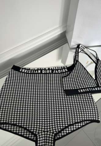 https://vipluxury.sk/Dior set