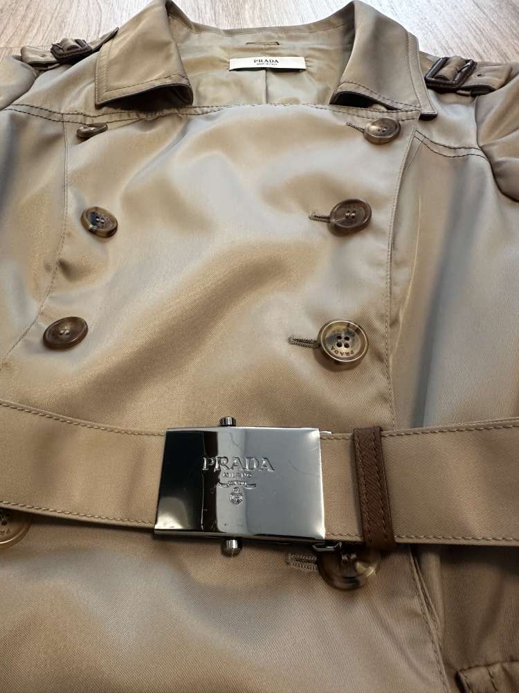 PRADA trenchcoat