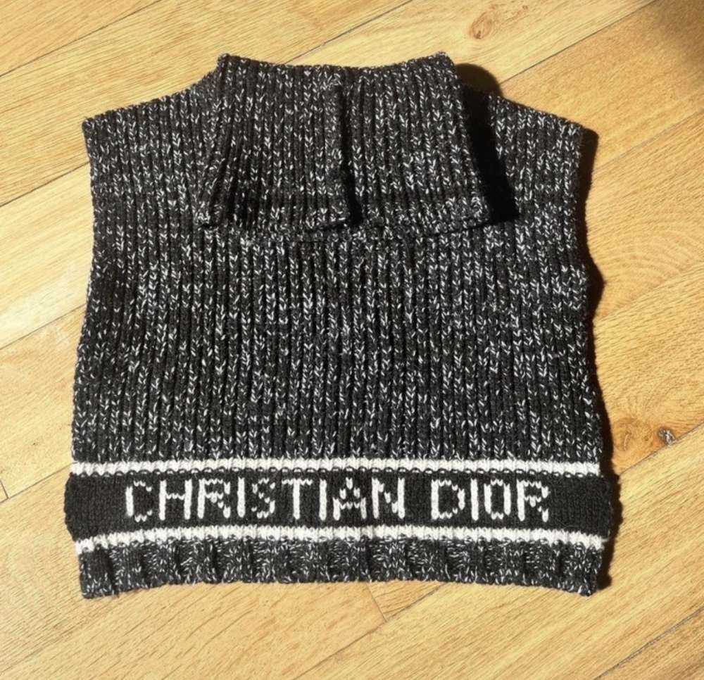 Dior nákrčník