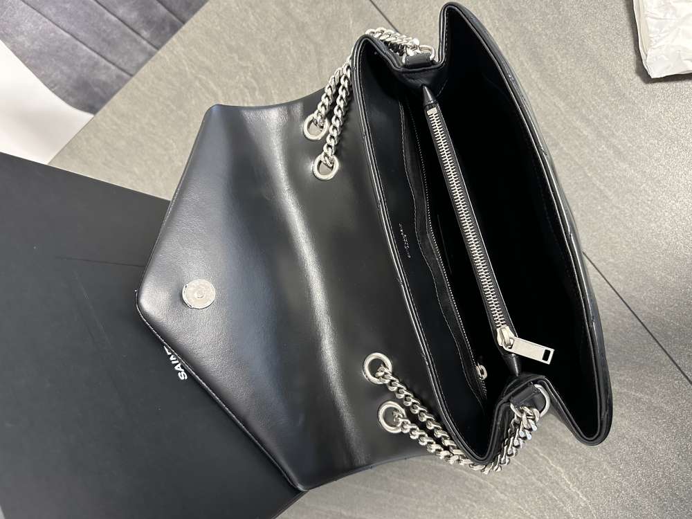 YSL Loulou Medium kabelka
