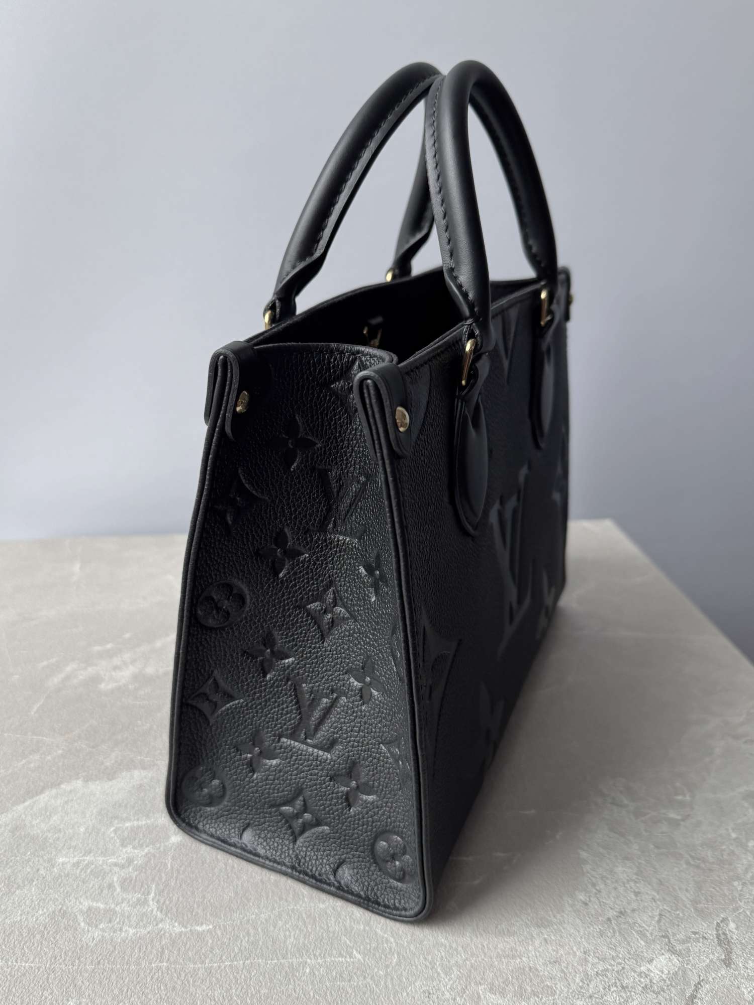 LOUIS VUITTON Onthego PM čierna kabelka taška FULL SET