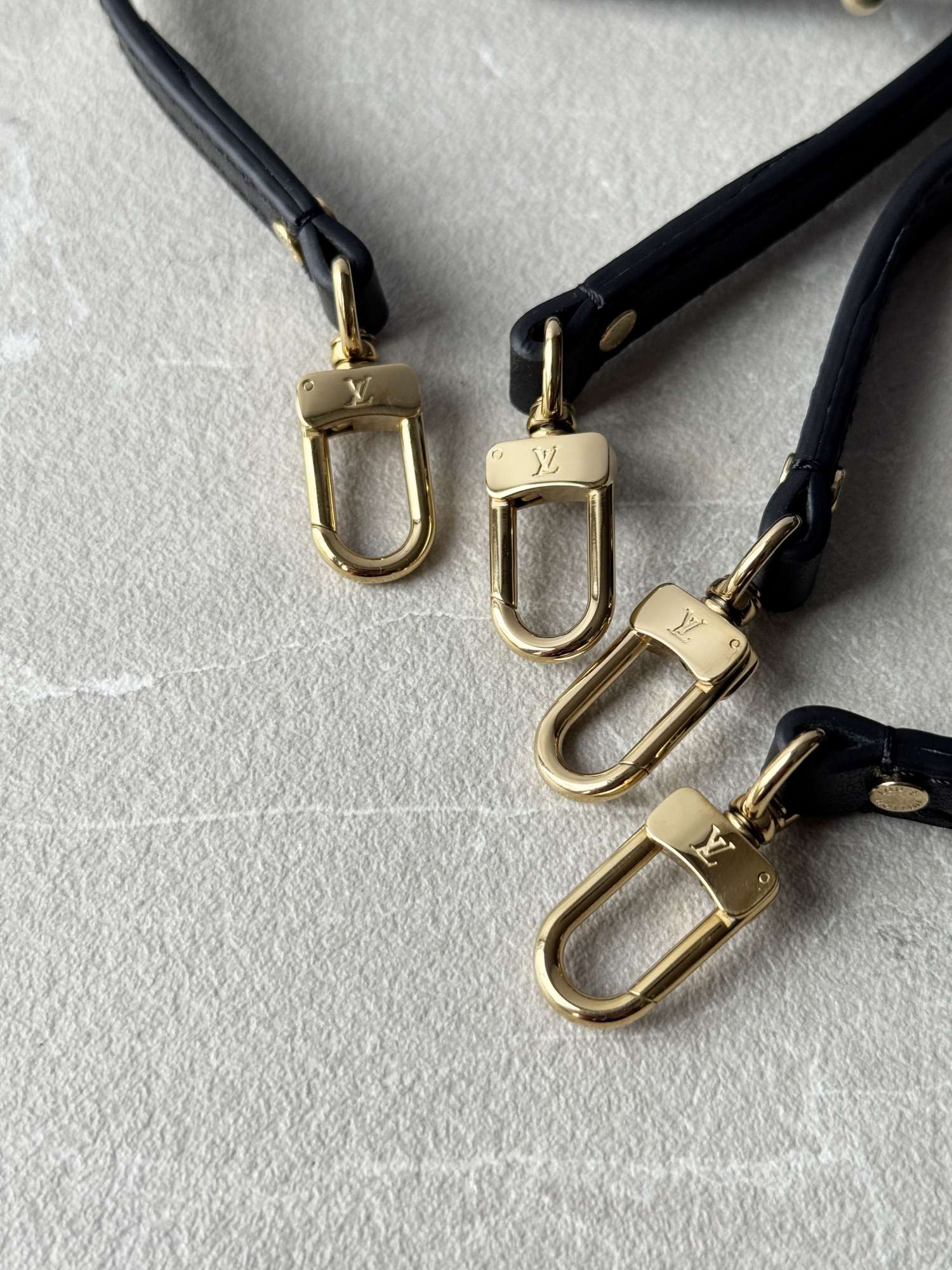 LOUIS VUITTON Onthego PM čierna kabelka taška FULL SET