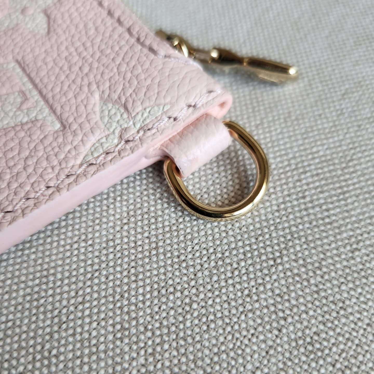 Louis Vuitton Pochette