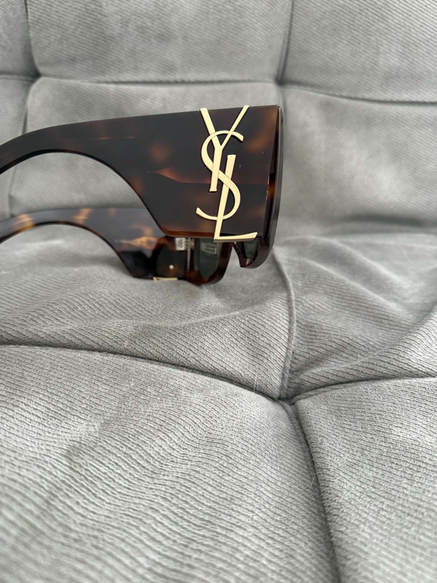 Slnečné okuliare YSL