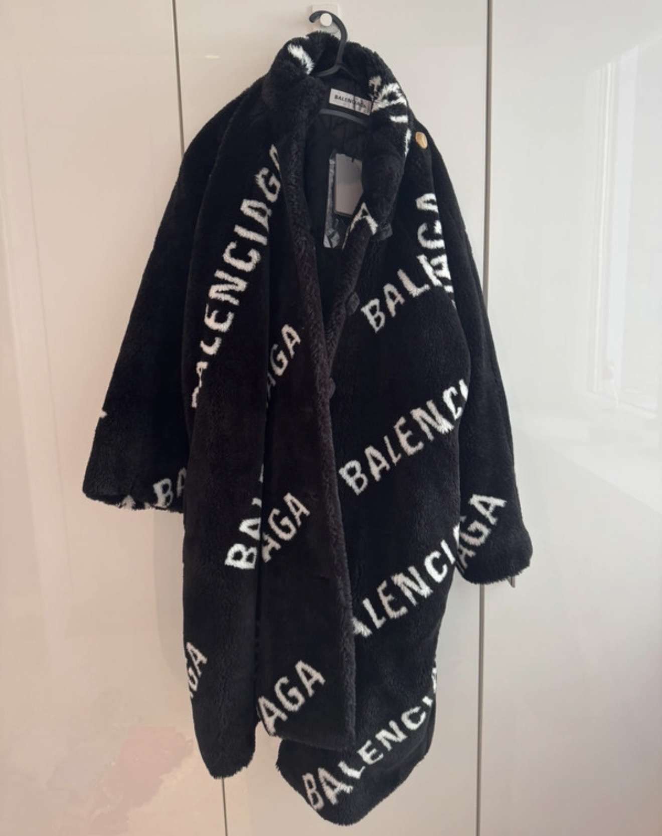 Balenciaga kabát