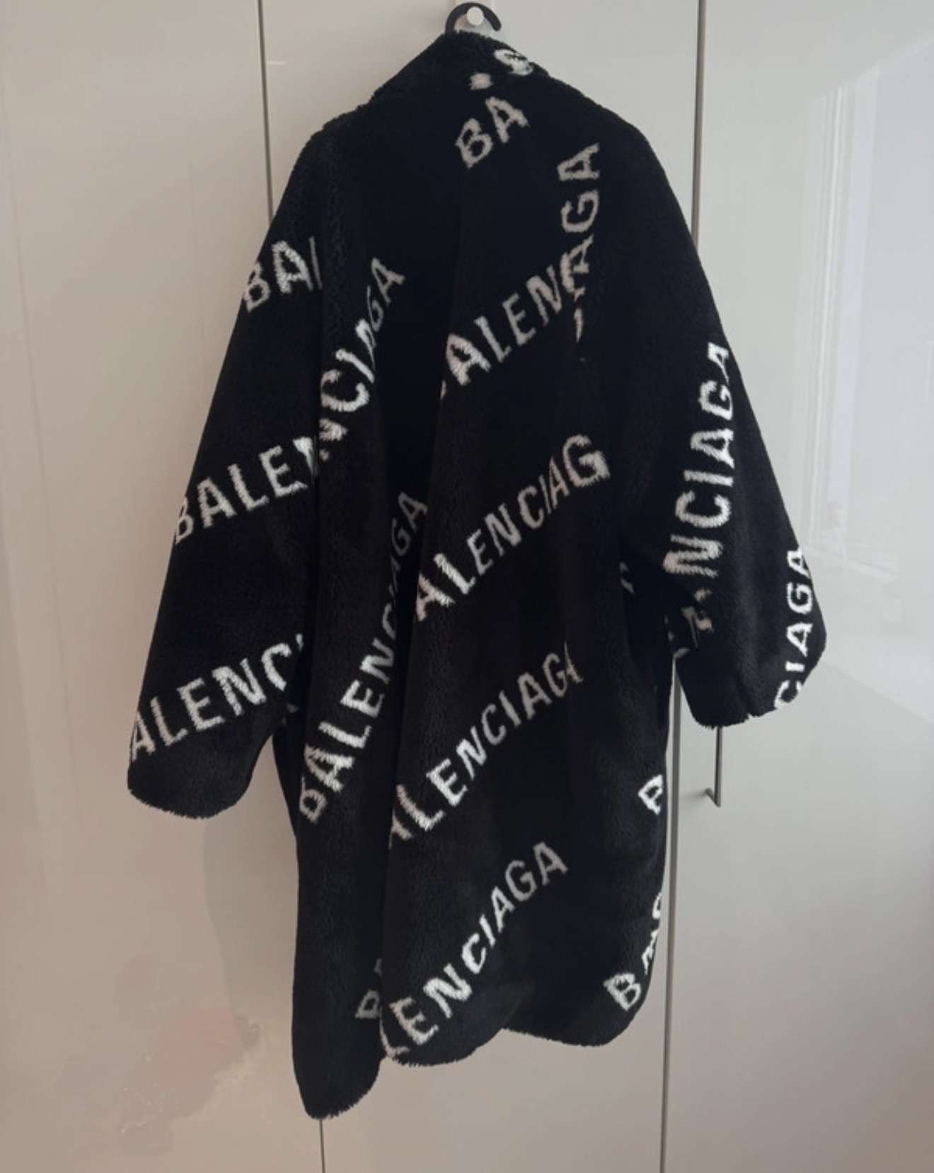 Balenciaga kabát