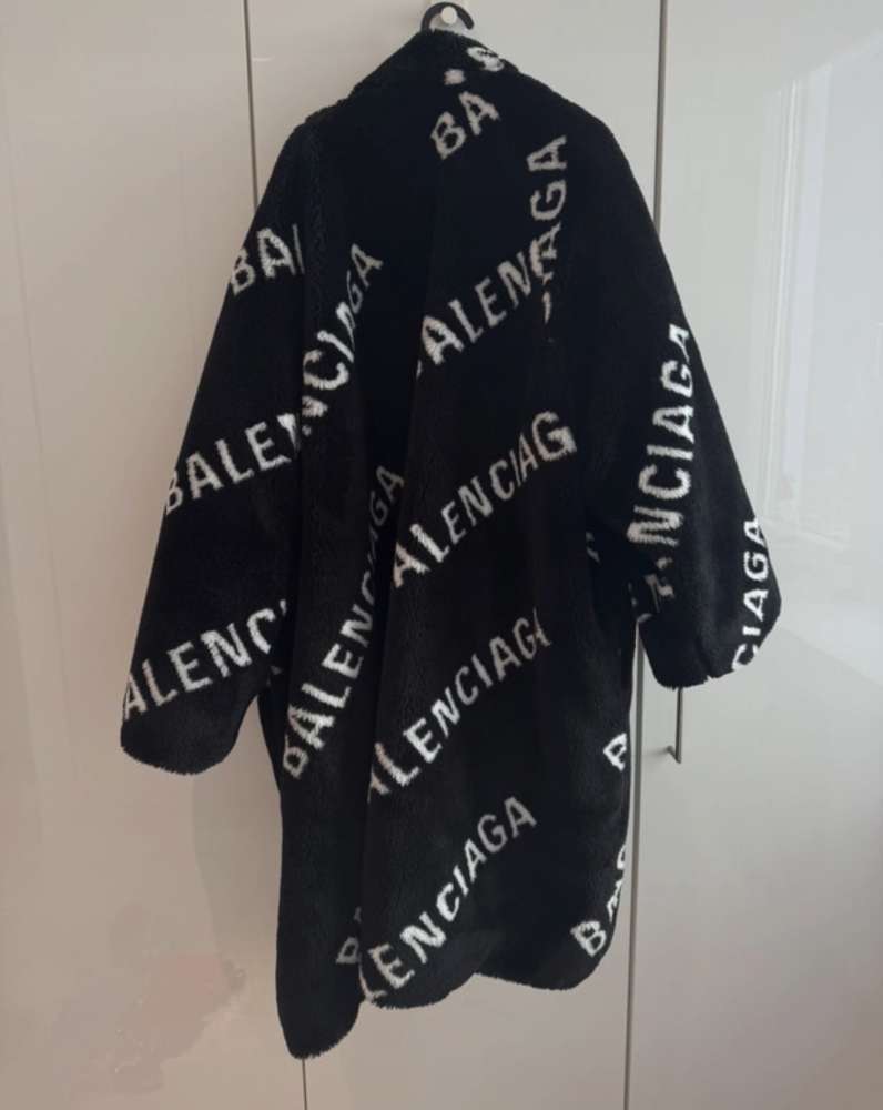Balenciaga kabát