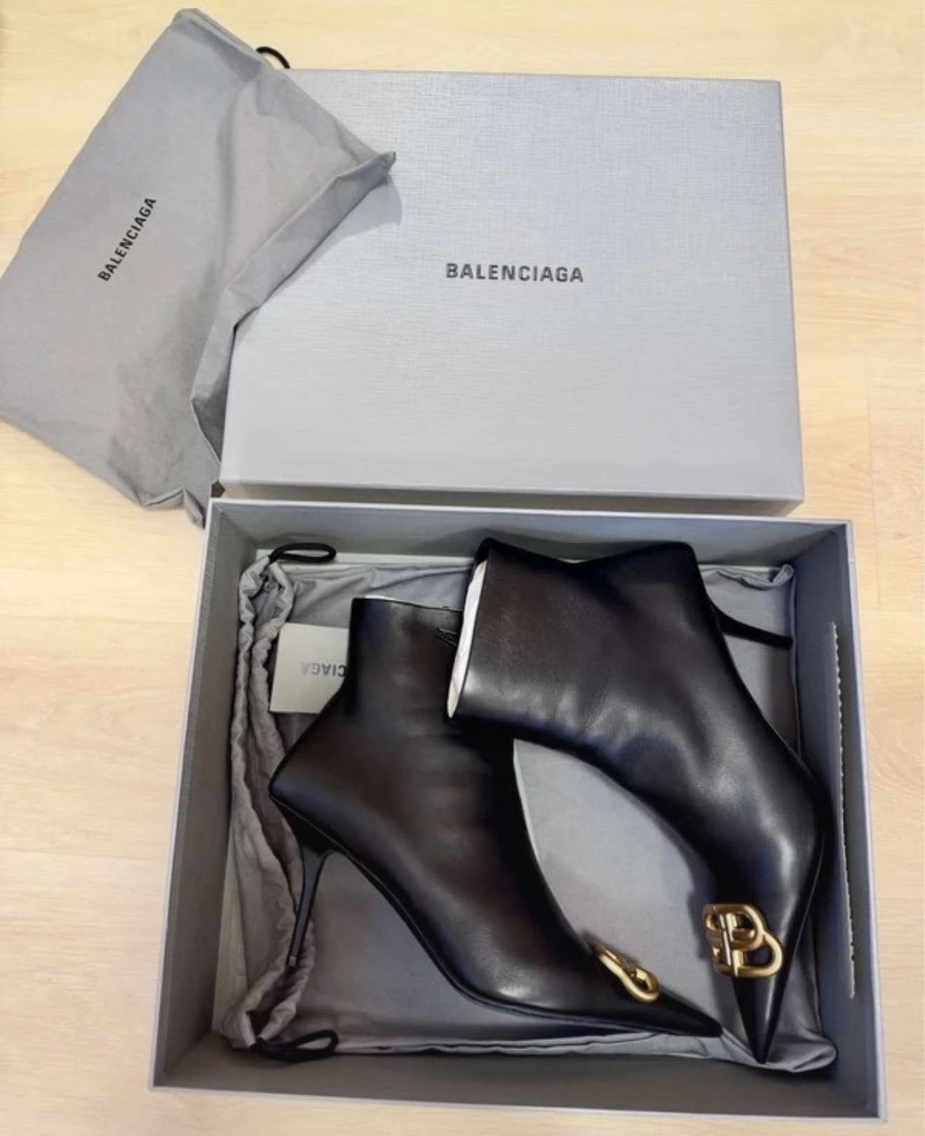 Balenciaga kotnicky