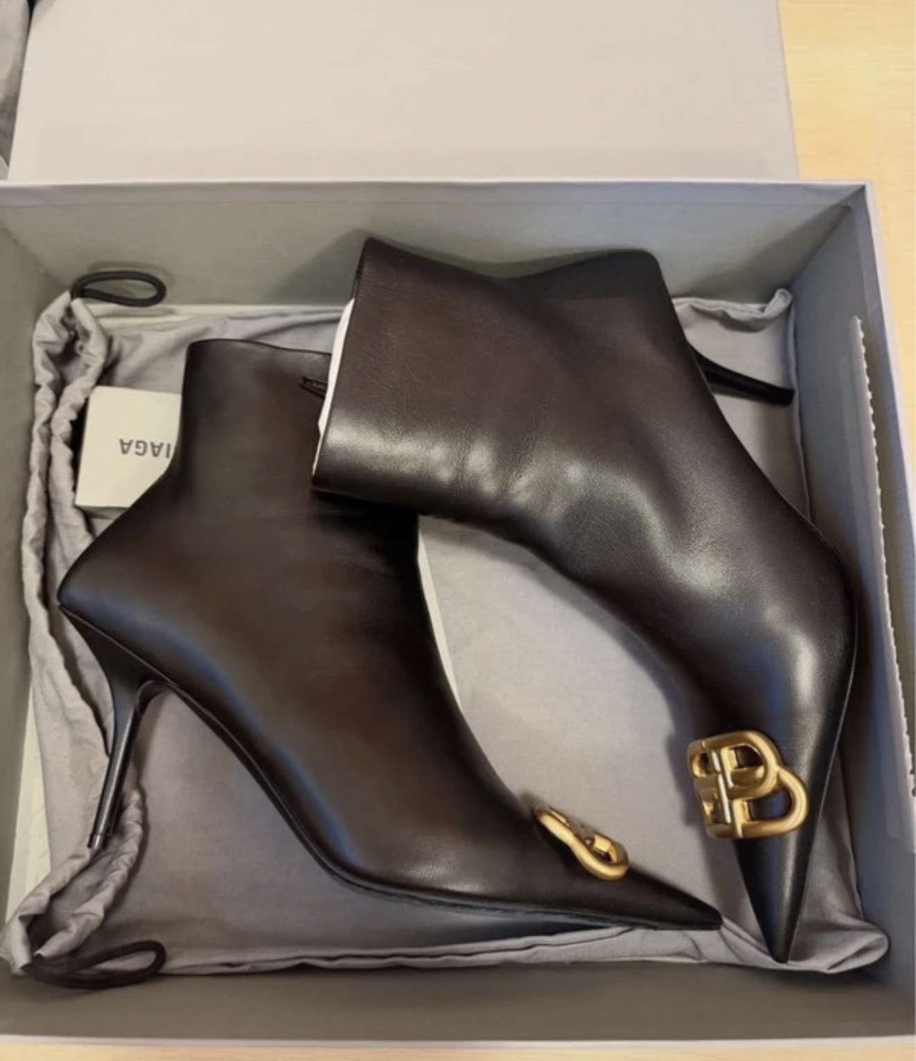 Balenciaga kotnicky