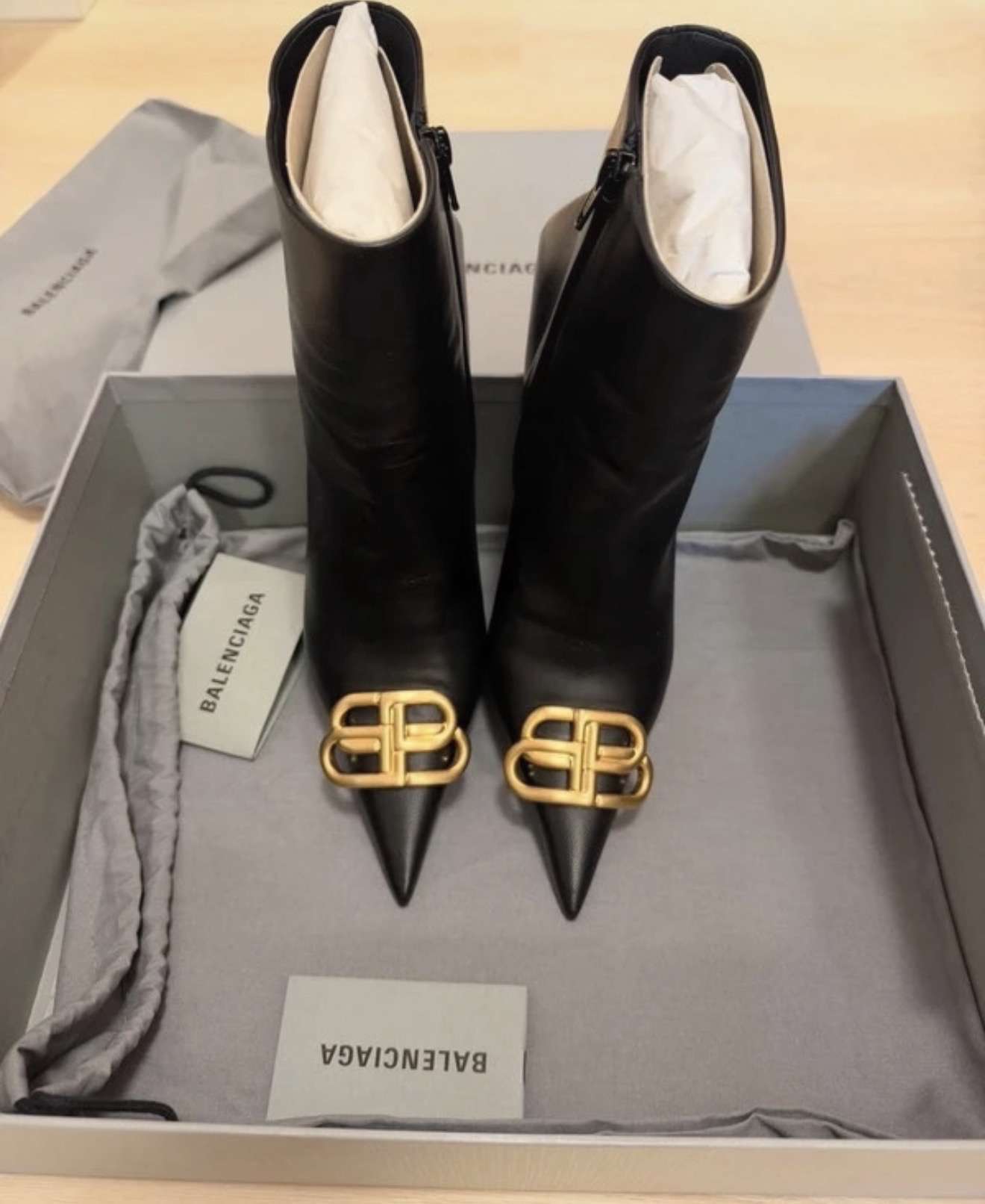 Balenciaga kotnicky