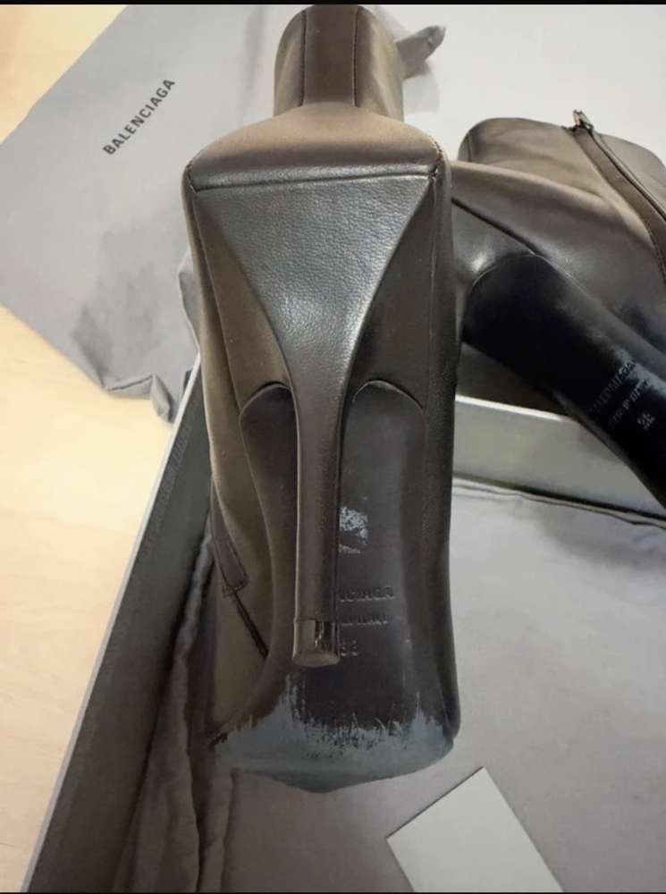 Balenciaga kotnicky