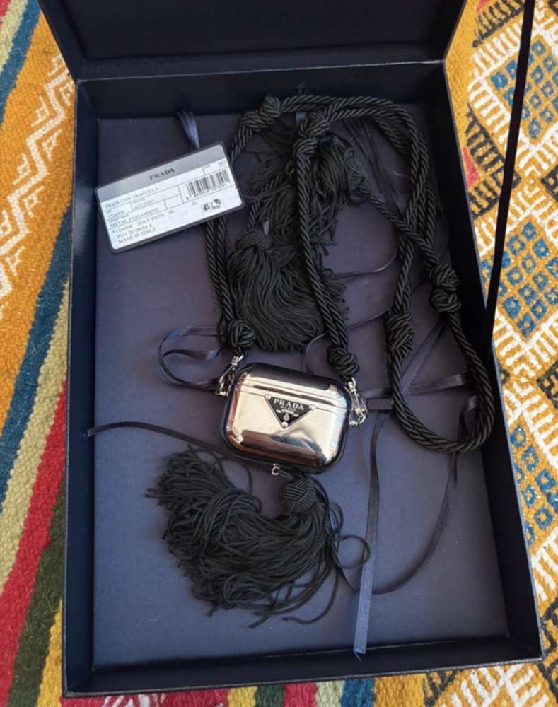 Prada obal na AirPods alebo prívesok