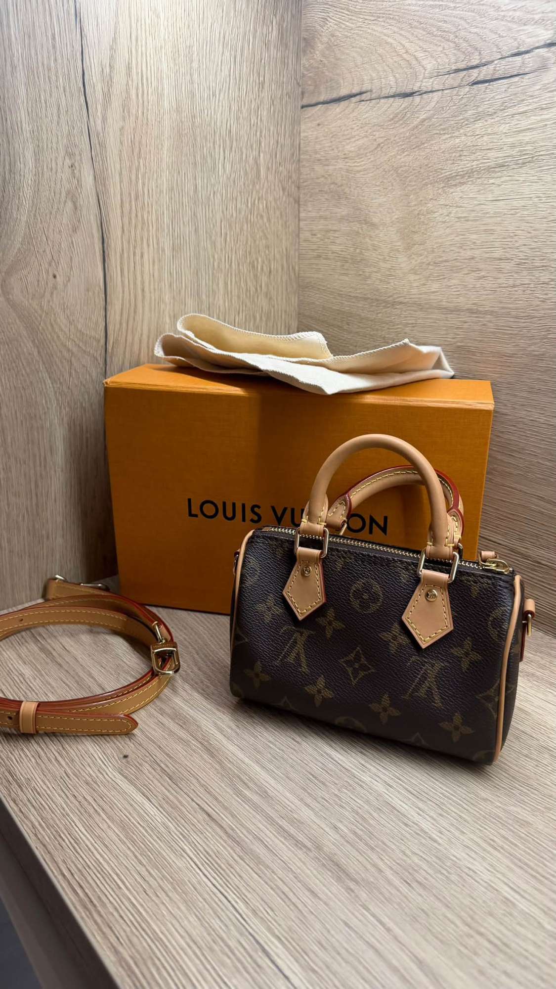 Louis Vuitton Nano speedy