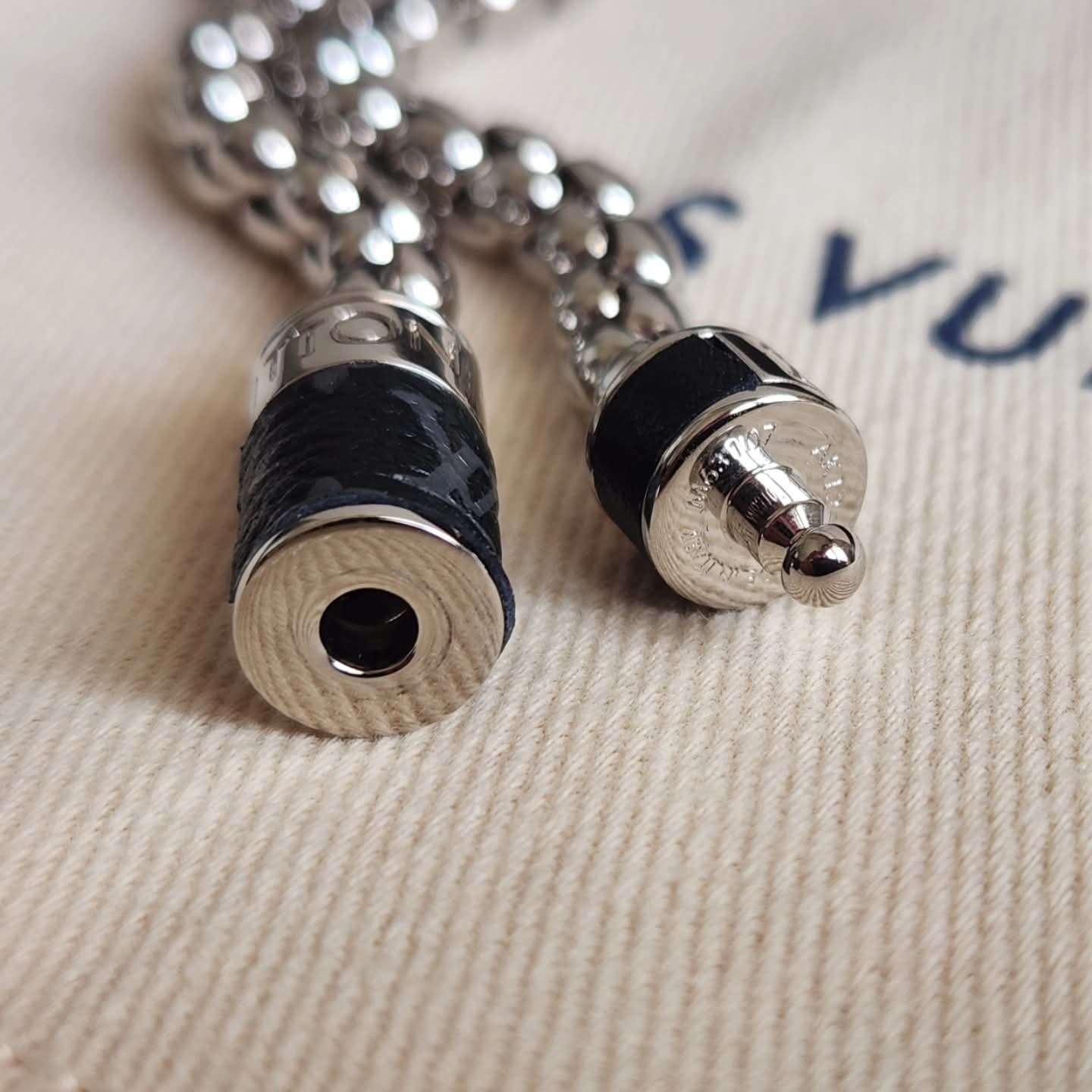 Louis Vuitton Naramek