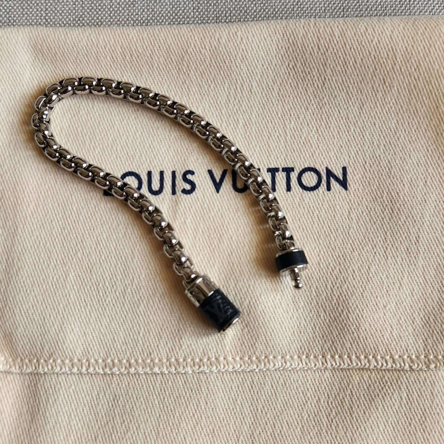 Louis Vuitton Naramek