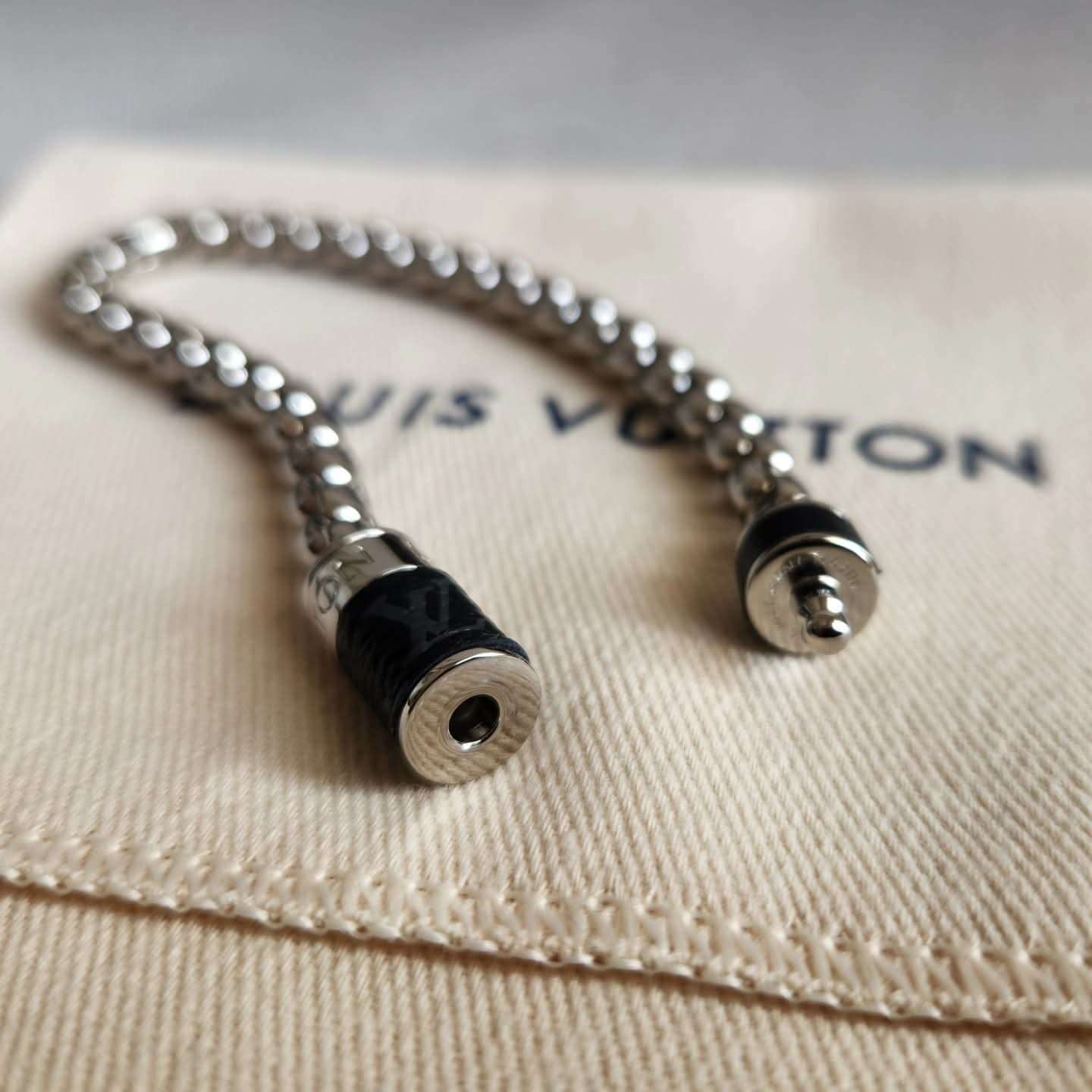 Louis Vuitton Naramek