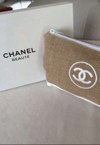 https://vipluxury.sk/Chanel beauty kozmetická taška