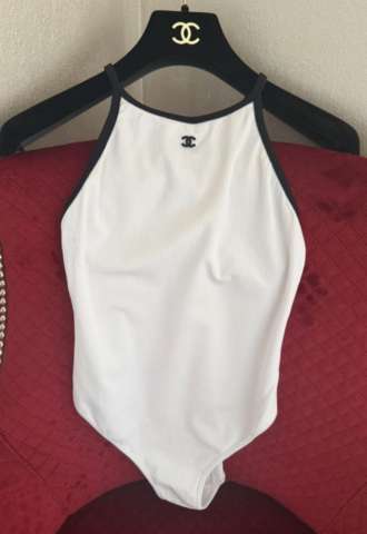 https://vipluxury.sk/Chanel body alebo plavky
