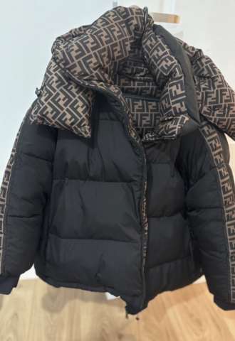 https://vipluxury.sk/Fendi Bunda
