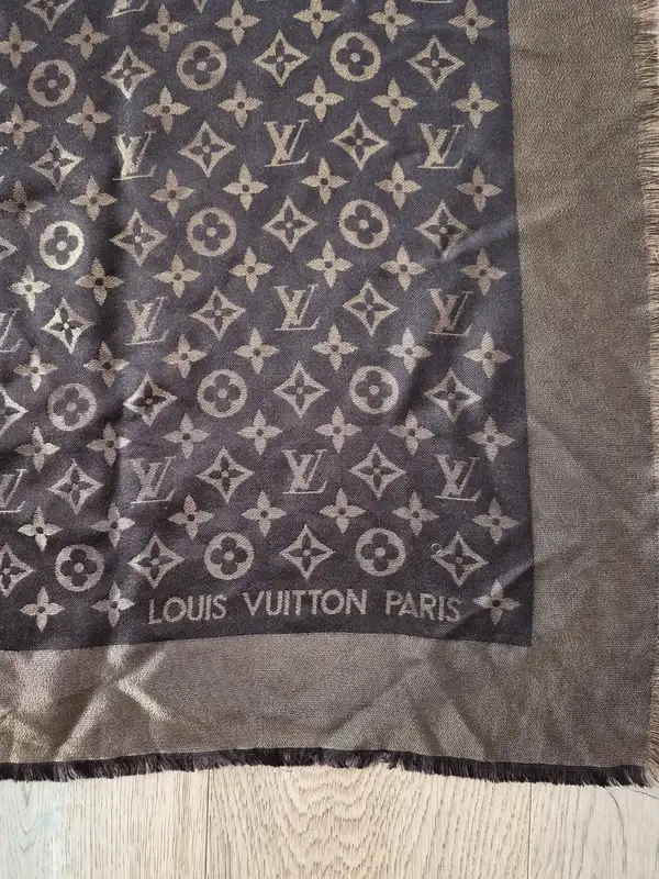 Louis Vuitton Monogram Lurex Shine Shawl Brown