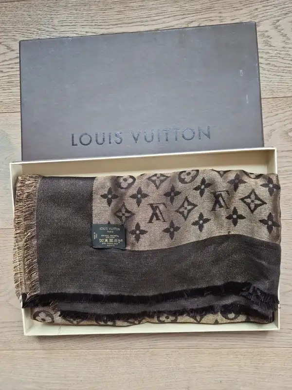 Louis Vuitton Monogram Lurex Shine Shawl Brown