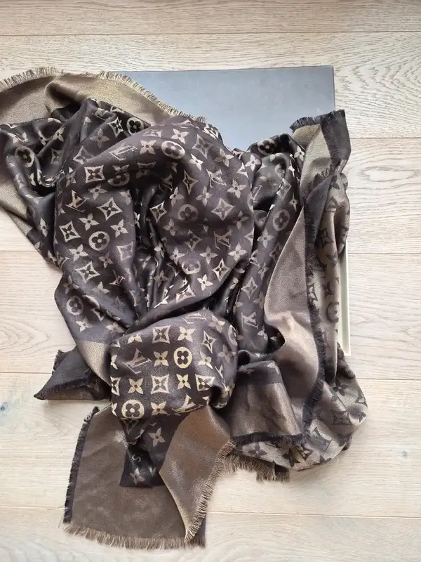 Louis Vuitton Monogram Lurex Shine Shawl Brown