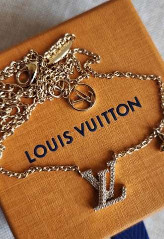 https://vipluxury.sk/Louis Vuitton Nahrdelnik