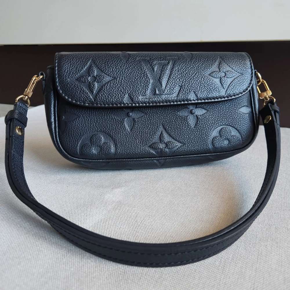 Louis Vuitton Ivy