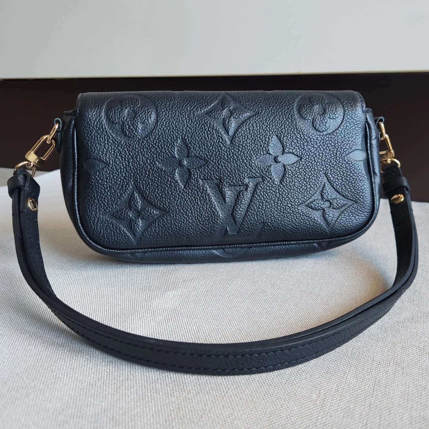 Louis Vuitton Ivy